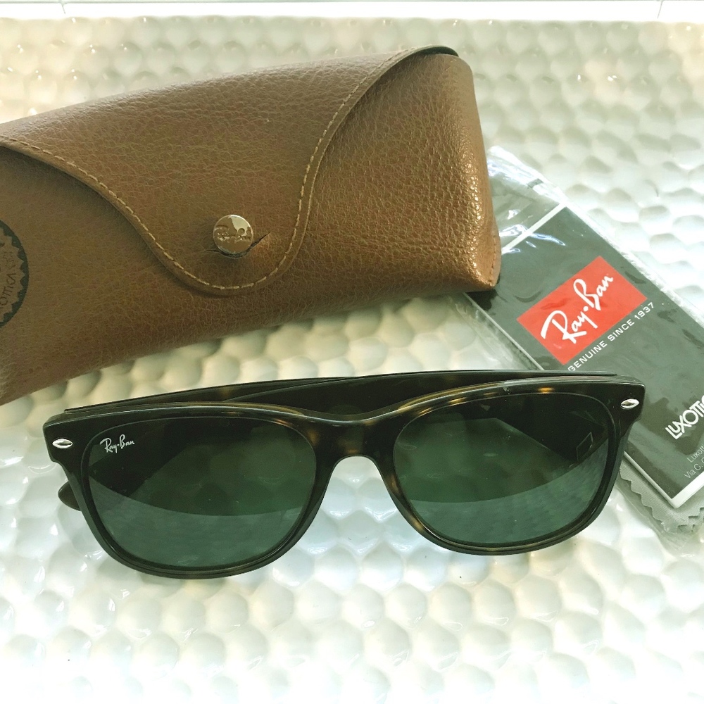 Ray-Ban 'New Wayfarer Classic' Tortoise Sunglasses